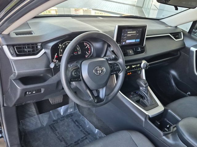 Used 2025 Toyota RAV4 XLE FWD image 17