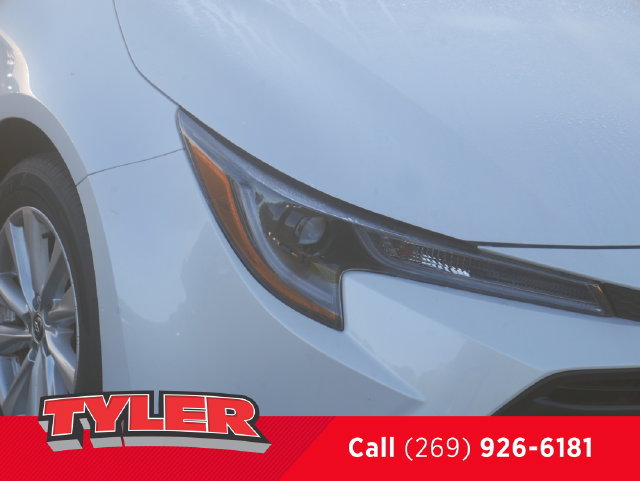 Used 2025 Toyota Corolla LE w/ LE Premium Package FWD image 10