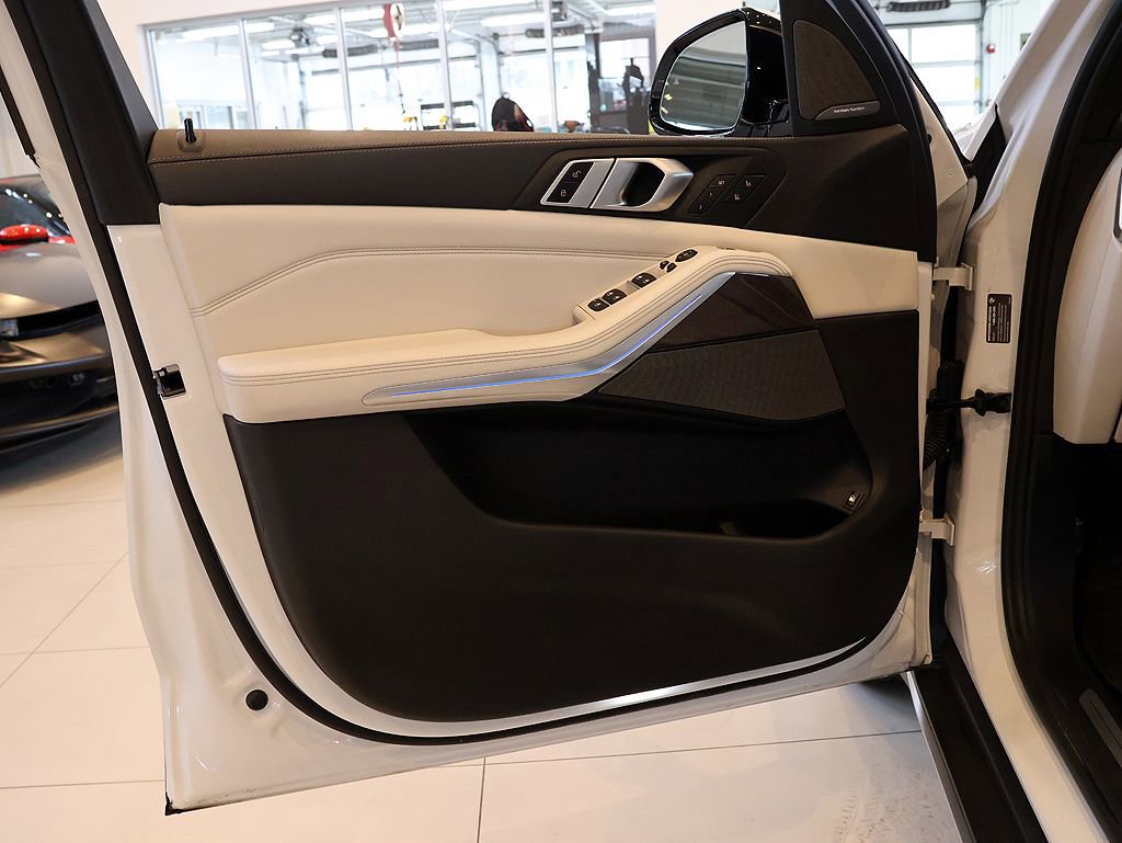 Used 2023 BMW X5 xDrive45e w/ Executive Package image 24