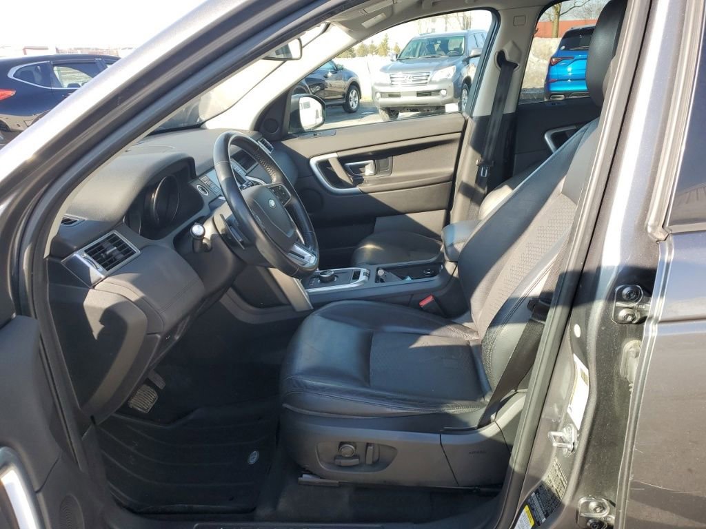 Used 2017 Land Rover Discovery Sport SE image 14