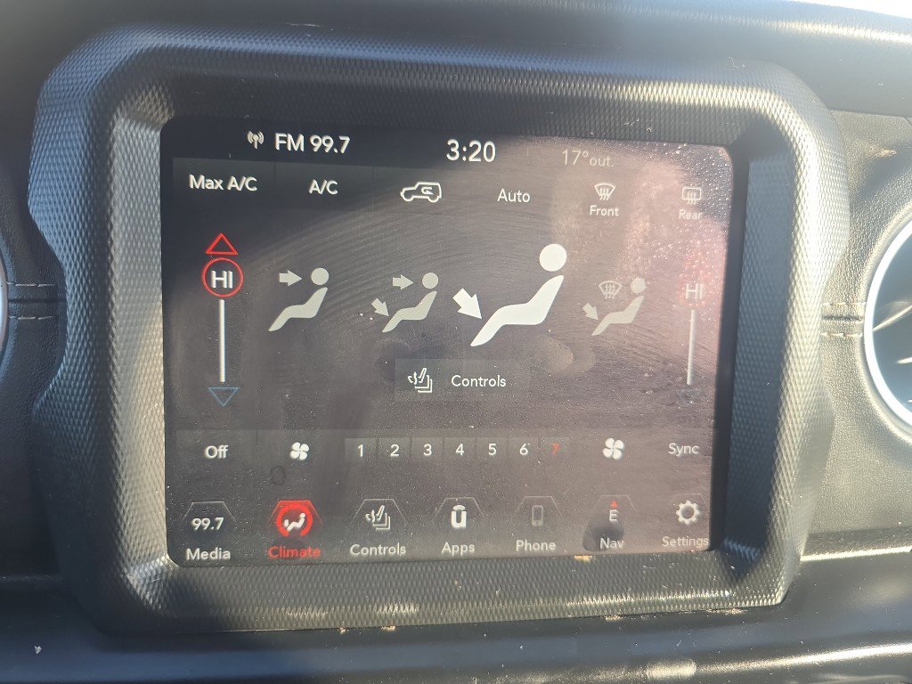 Used 2022 Jeep Wrangler Unlimited Sahara w/ Cold Weather Group image 32