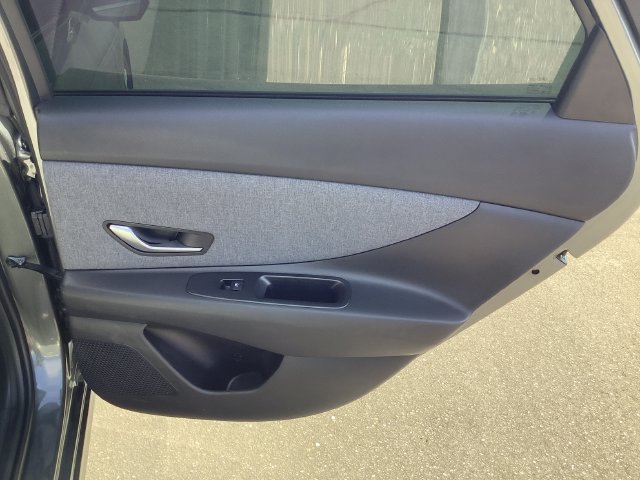 Used 2025 Hyundai Elantra Limited FWD image 35