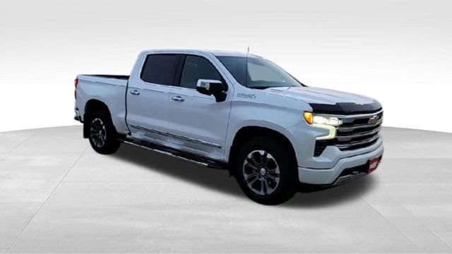 Certified 2024 Chevrolet Silverado 1500 High Country w/ Technology Package image 2