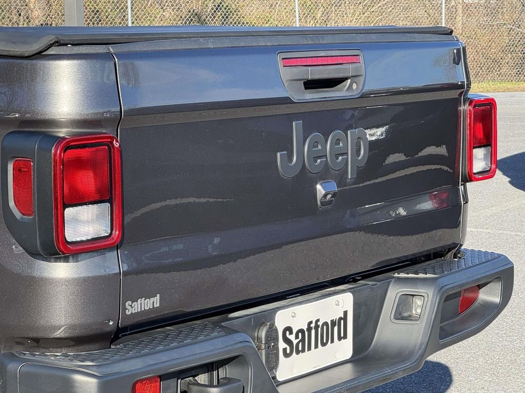 Used 2024 Jeep Gladiator Sport image 11