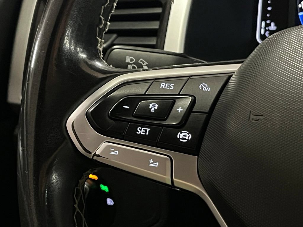 Certified 2022 Volkswagen Atlas Cross Sport SE w/ Panoramic Sunroof Package AWD/4WD image 23