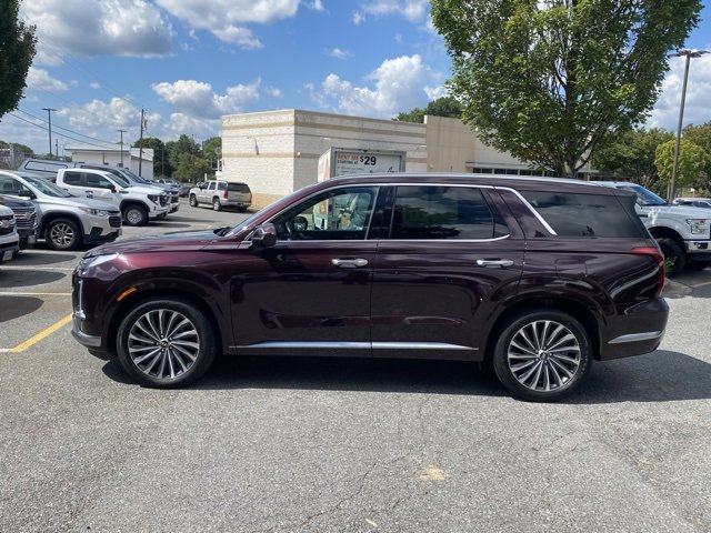 Used 2024 Hyundai Palisade Calligraphy image 4