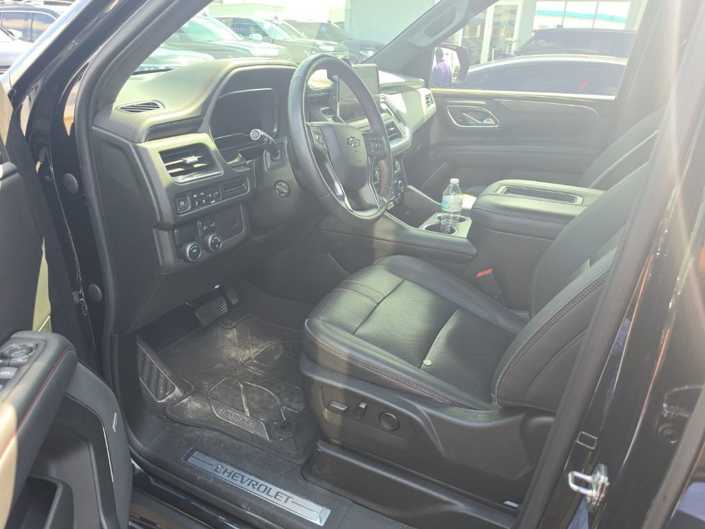 Used 2022 Chevrolet Tahoe RST w/ Luxury Package RWD image 2