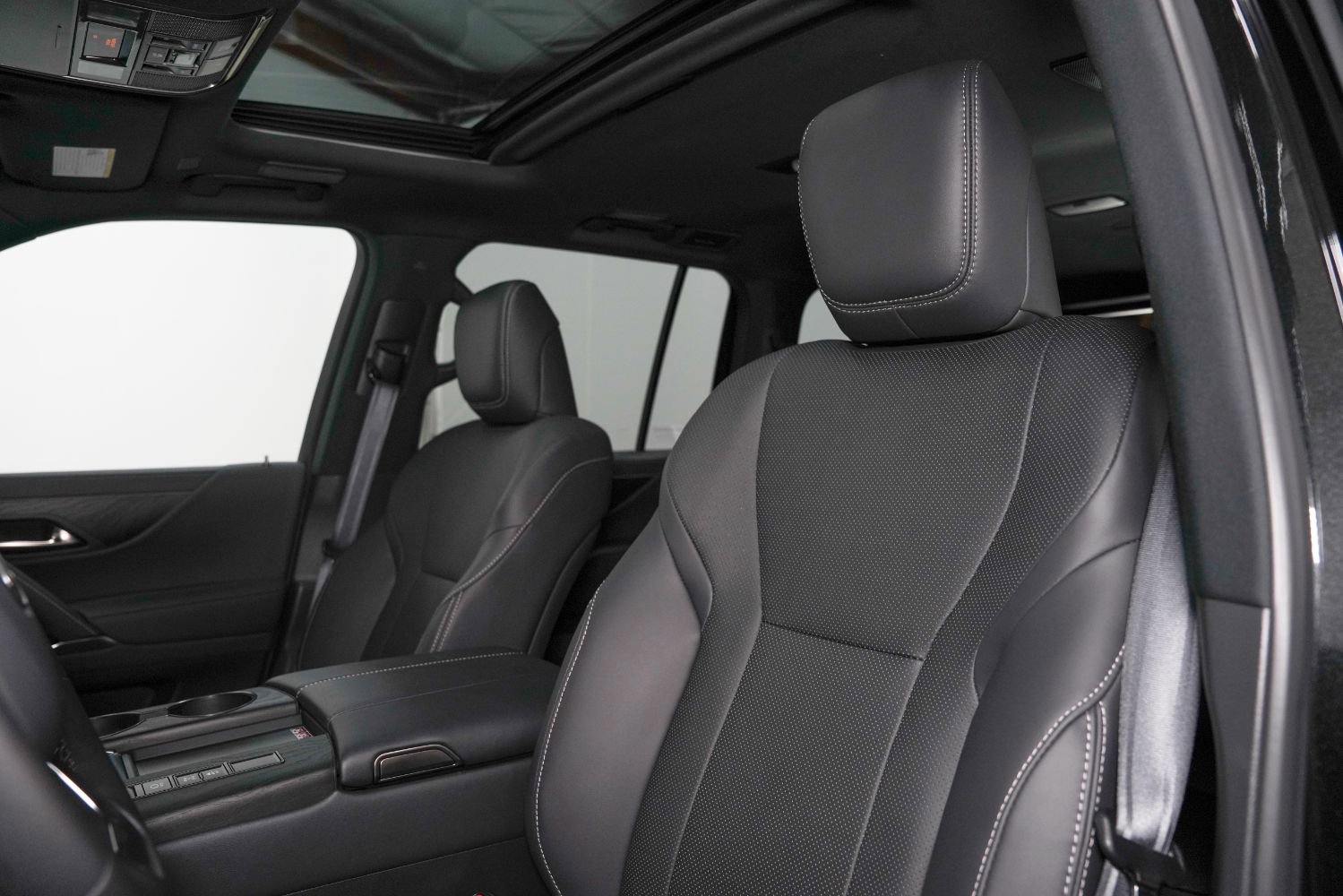 Used 2024 Lexus LX 600 4WD w/ Premium Package image 44