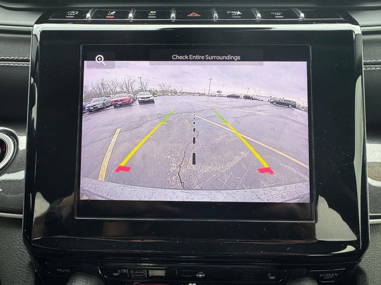 Used 2022 Jeep Grand Cherokee L Laredo w/ Luxury Tech Group I AWD/4WD image 29