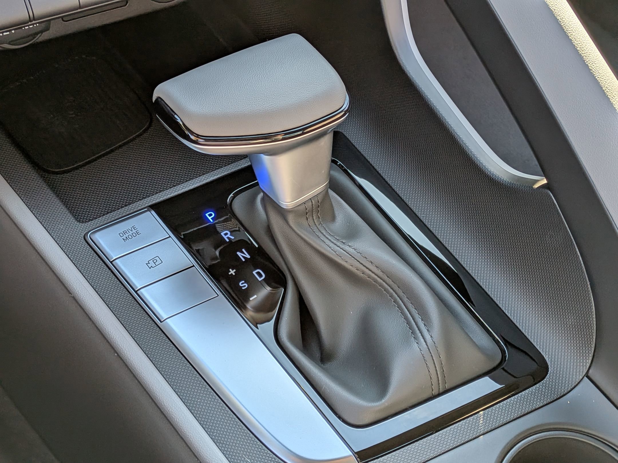 New 2026 Hyundai Elantra Sport FWD image 14