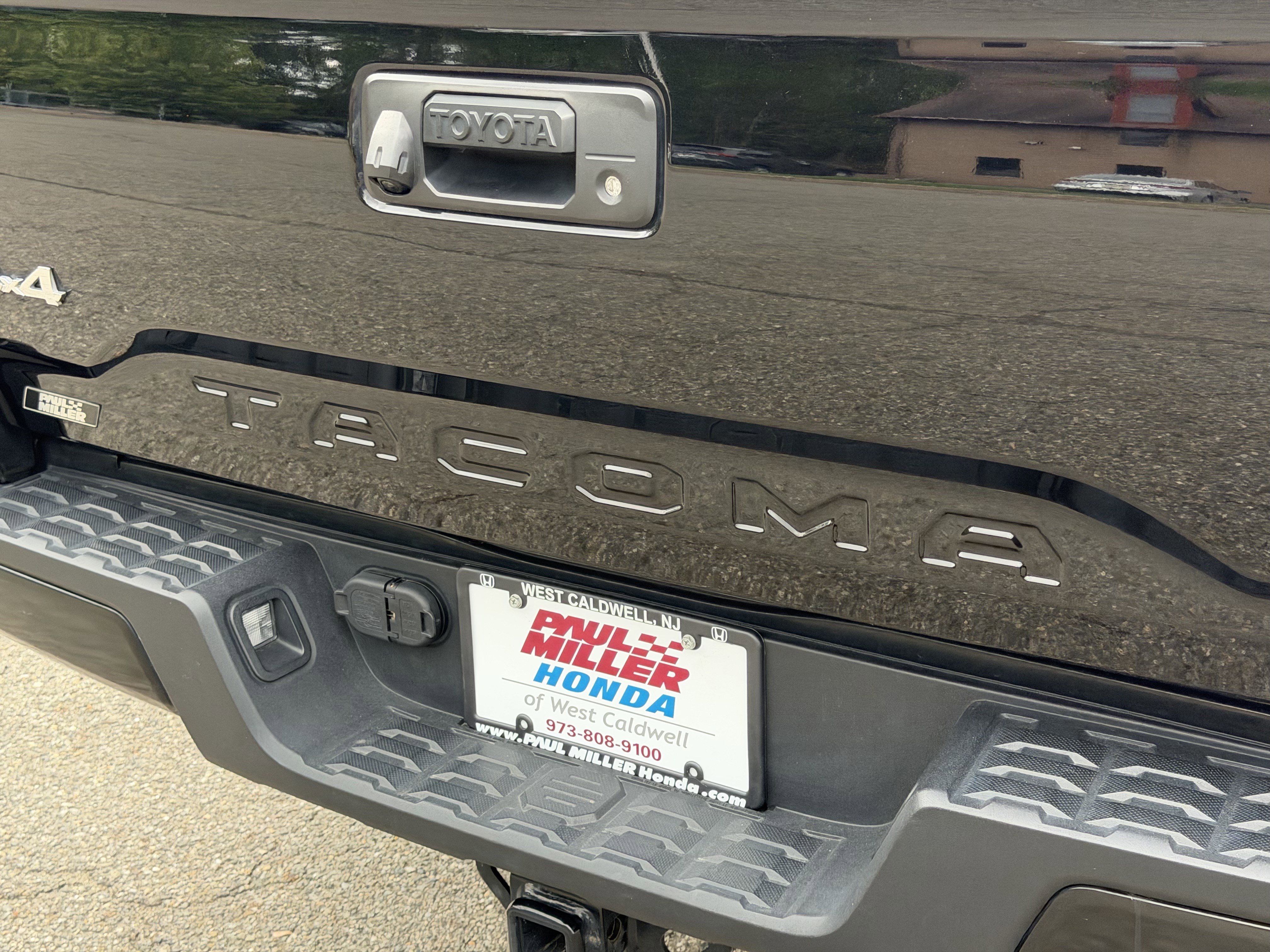 Used 2023 Toyota Tacoma SR AWD/4WD image 28