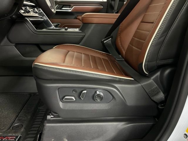 New 2026 GMC Sierra 2500 Denali Ultimate w/ LPO, Black Badging Package image 33