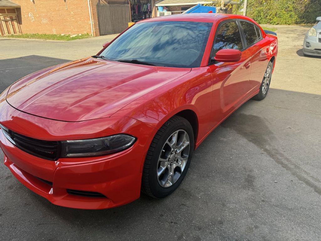 Used 2017 Dodge Charger SXT image 2