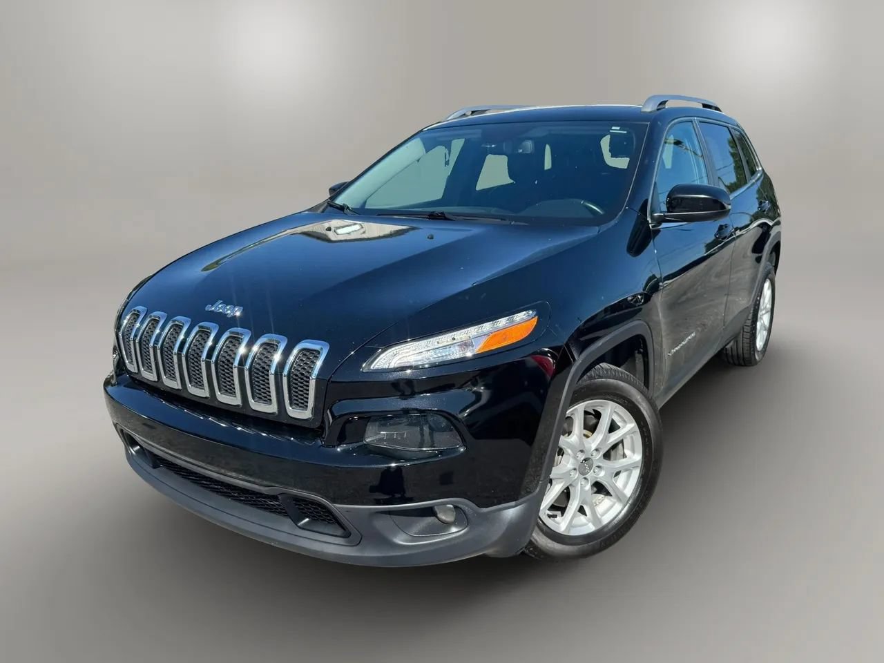 Used 2018 Jeep Cherokee Latitude Plus w/ Comfort/Convenience Group