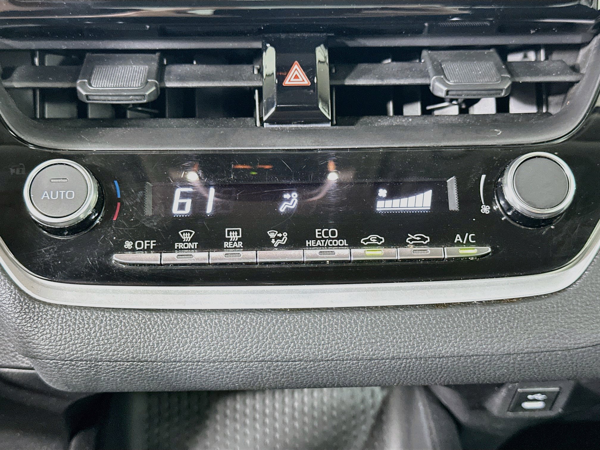Used 2025 Toyota Corolla LE FWD image 23