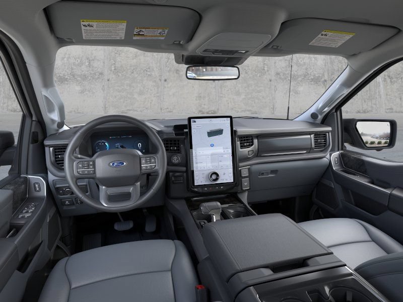 Used 2025 Ford F150 Lightning Flash AWD/4WD image 9