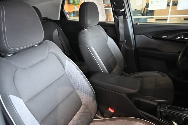 Used 2022 Chevrolet TrailBlazer LT w/ Convenience Package AWD/4WD image 8