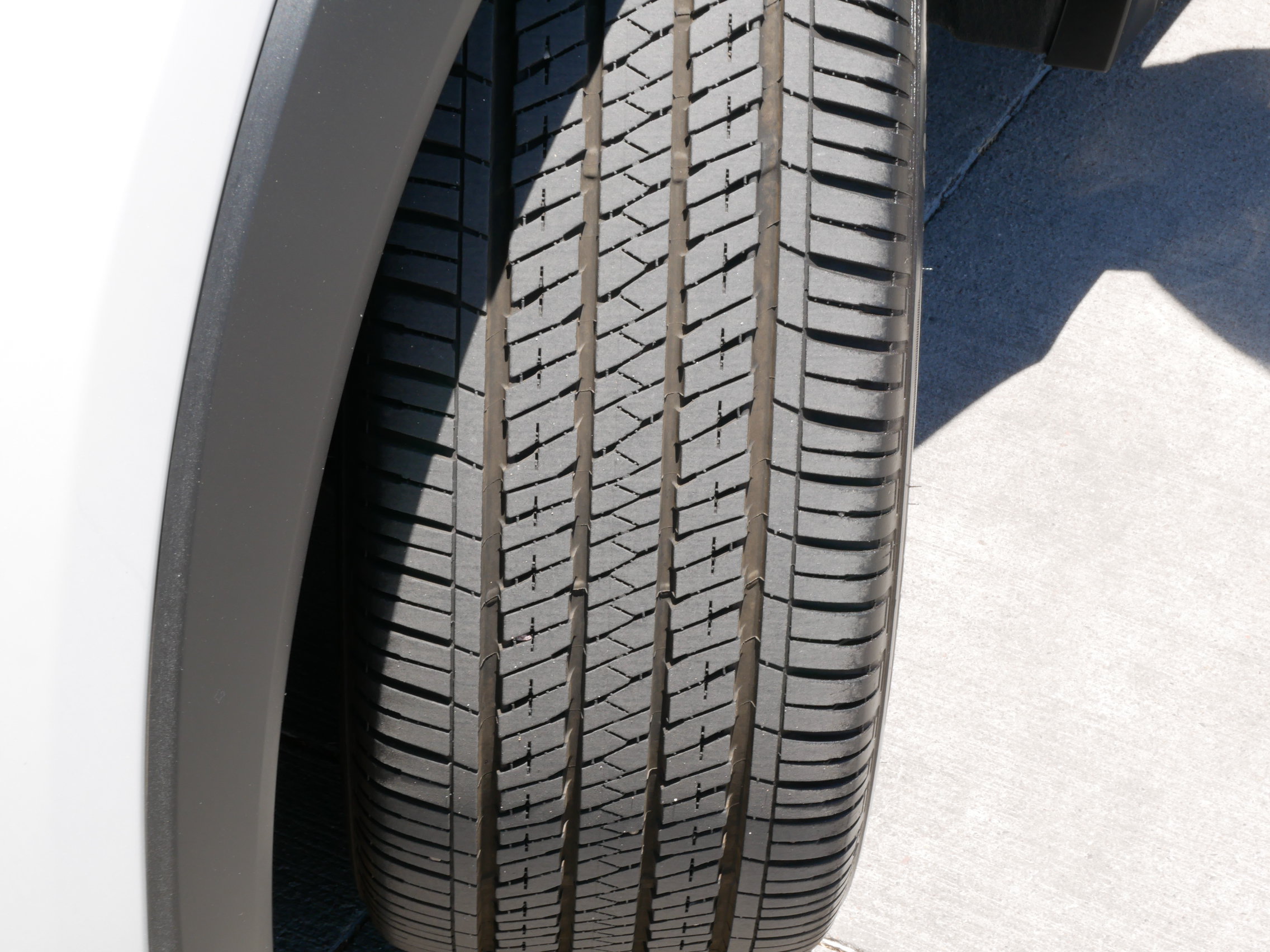 Used 2025 Lexus UX 300h FWD w/ Accessory Package (Z2) image 31