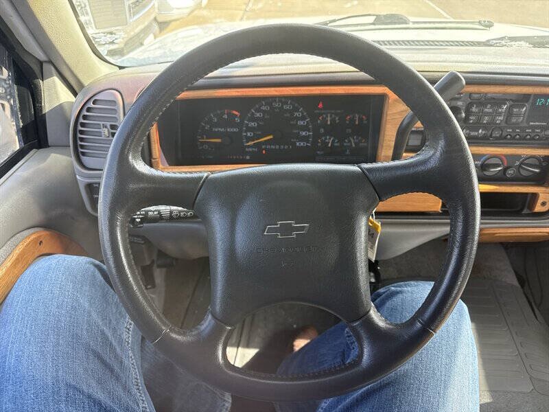 Used 1995 Chevrolet Silverado 3500 2WD Extended Cab image 25