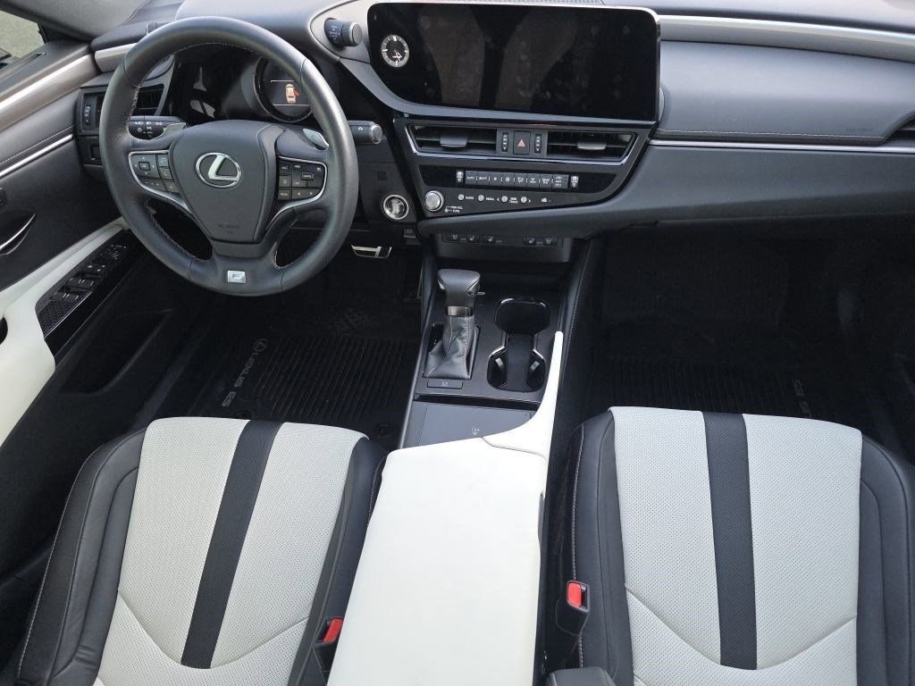 Certified 2025 Lexus ES 350 F Sport image 2