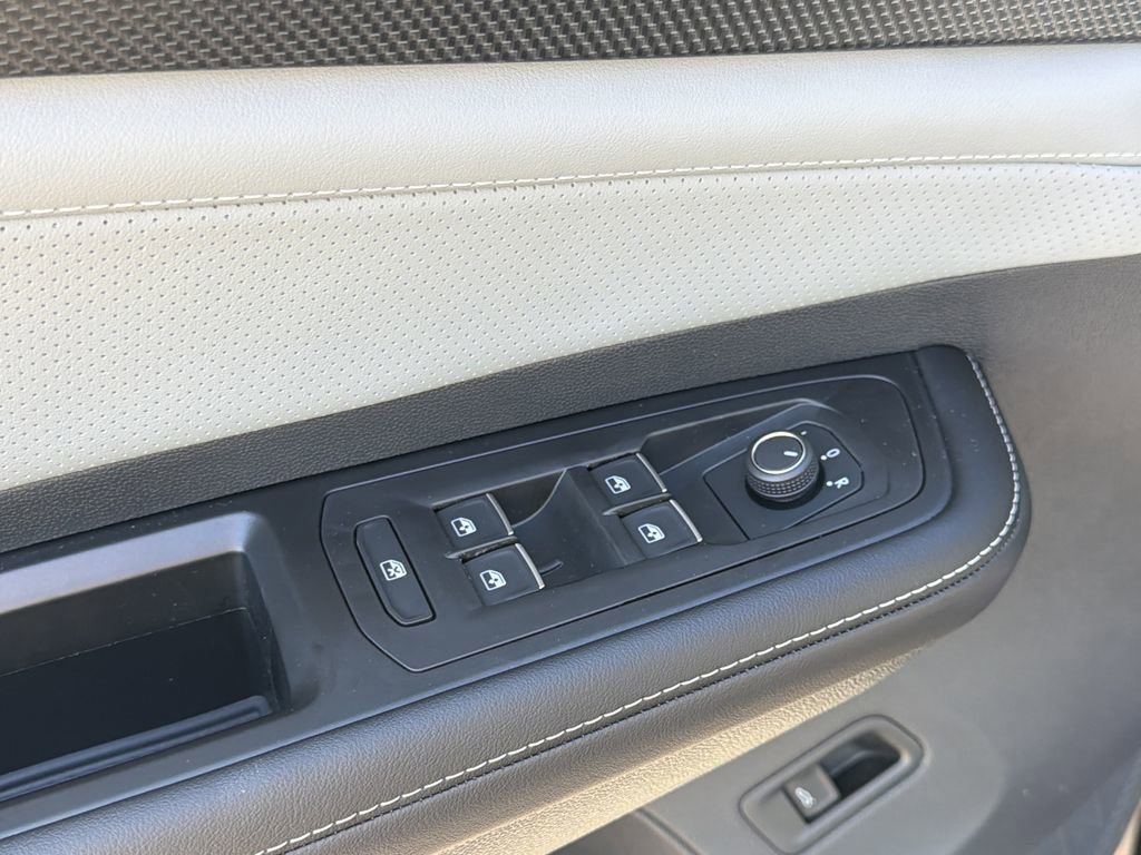 New 2026 Volkswagen Atlas Cross Sport SEL R-Line image 24