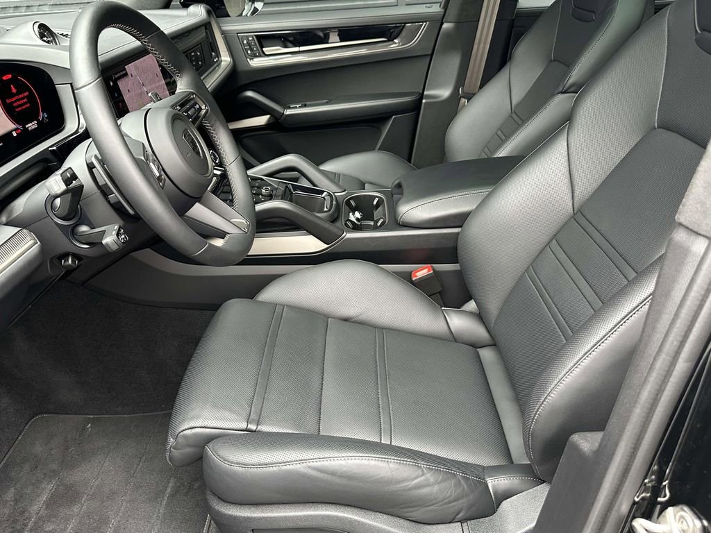 Certified 2025 Porsche Cayenne Turbo image 20