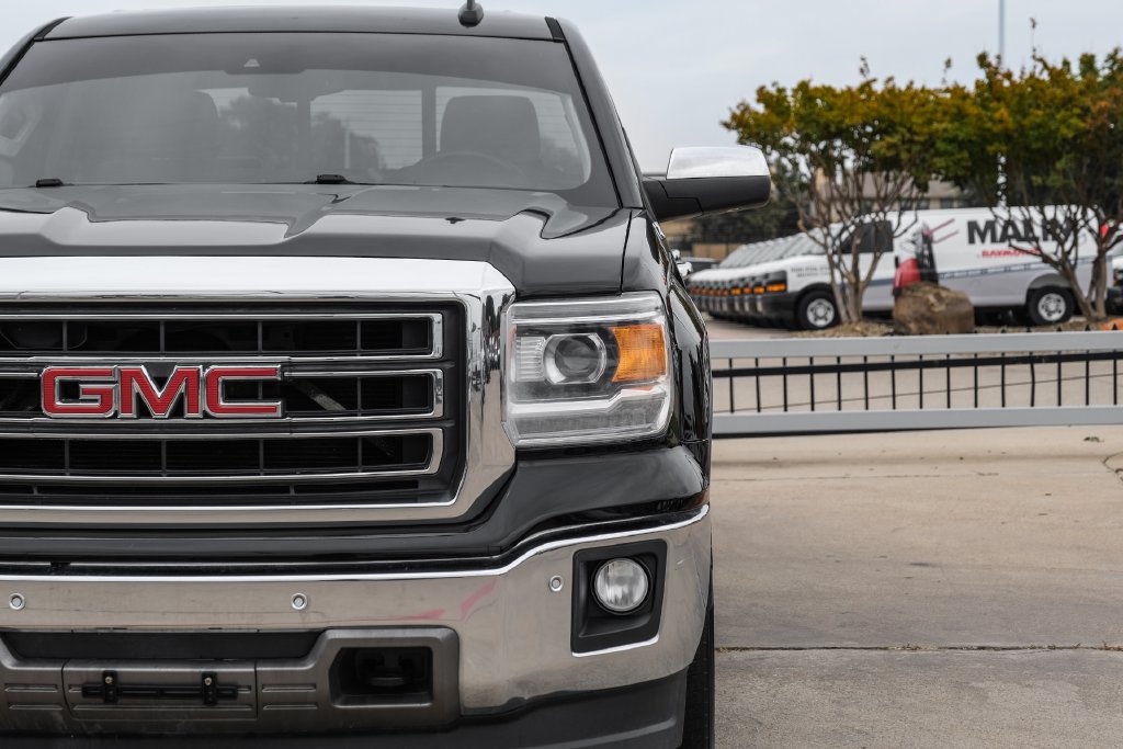 Used 2015 GMC Sierra 1500 SLT w/ SLT Crew Cab Value Package AWD/4WD image 49