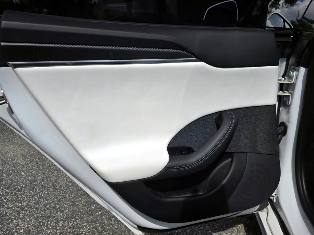Used 2022 Tesla Model S Plaid AWD/4WD image 11
