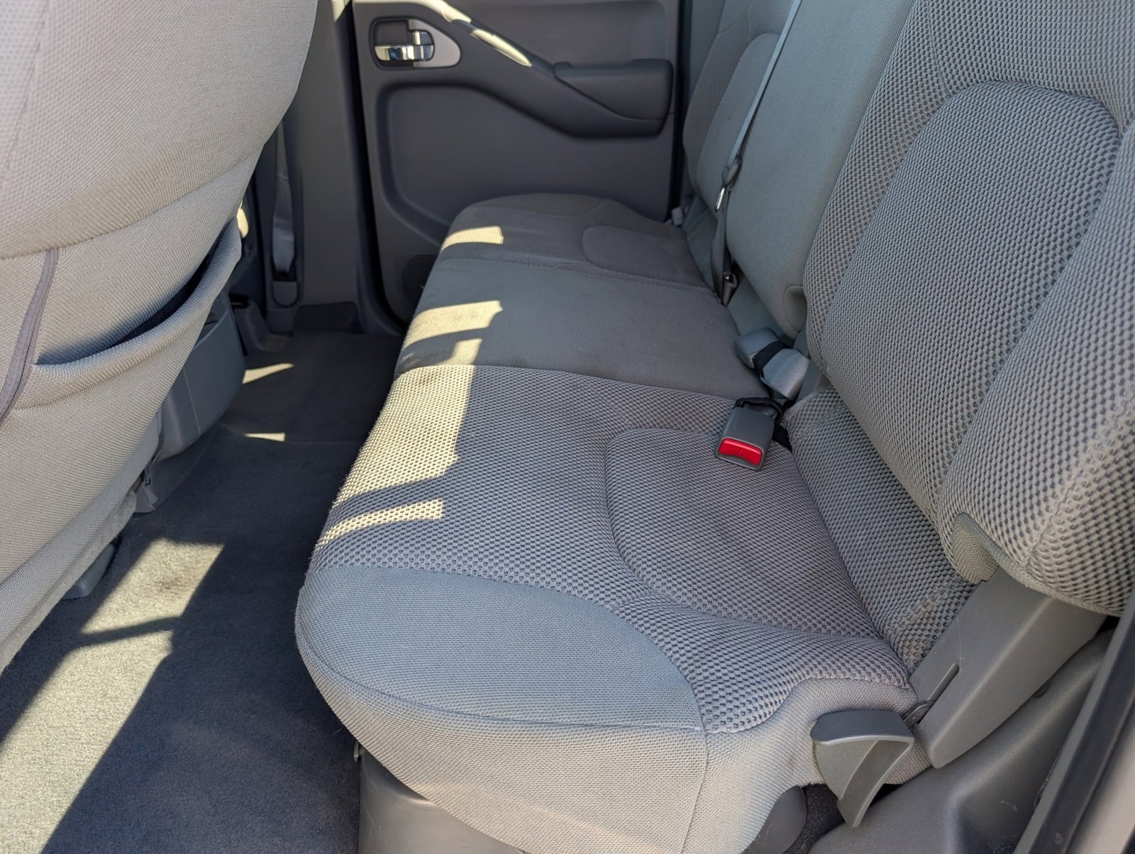 Used 2020 Nissan Frontier SV w/ Midnight Edition Floor Mats image 8