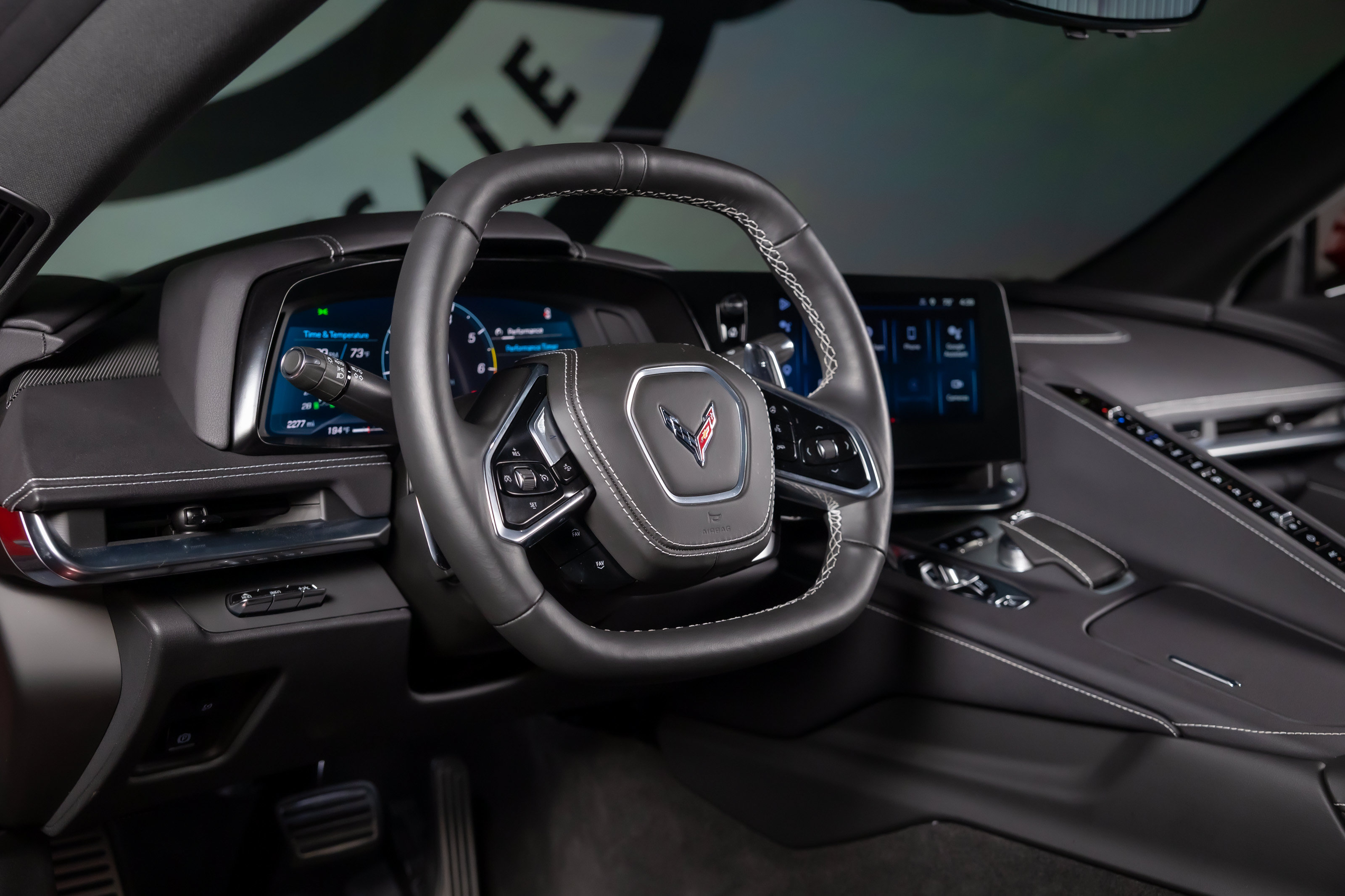Used 2025 Chevrolet Corvette Stingray Preferred Conv w/ Z51 Performance Package RWD image 3