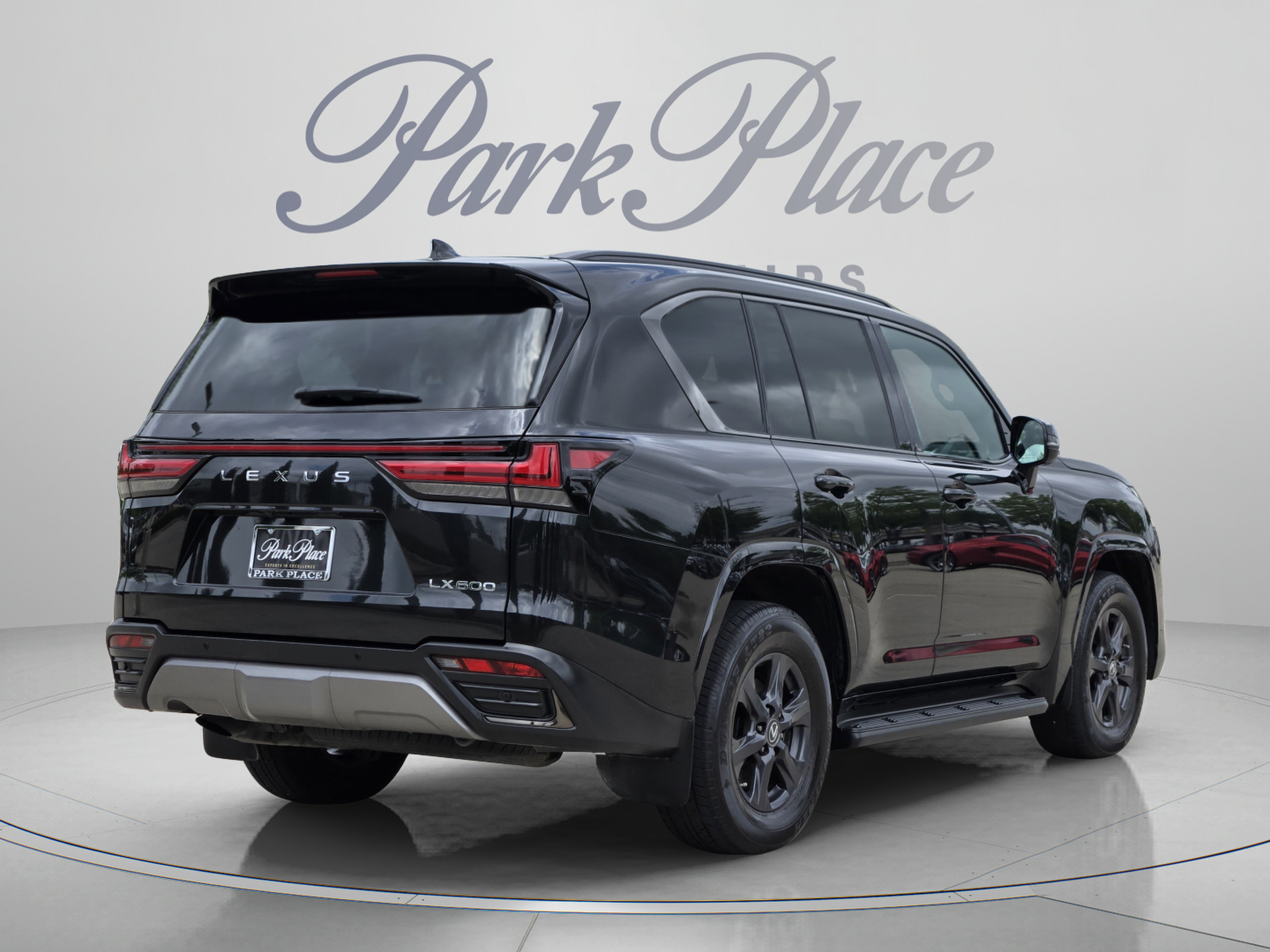 Used 2023 Lexus LX 600 4WD w/ Appearance Package image 5