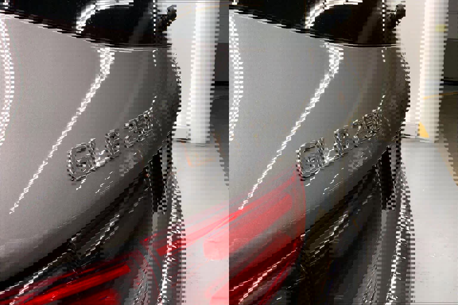 Used 2025 Mercedes-Benz GLB 250 image 14