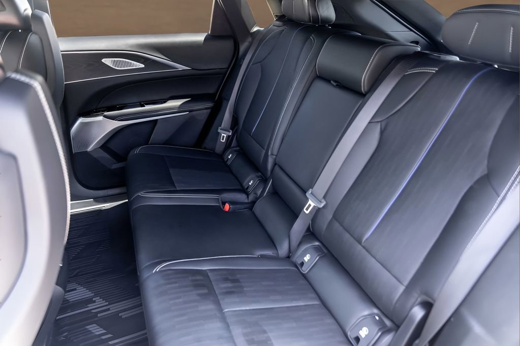Certified 2025 Cadillac Lyriq Luxury w/ LPO, Floor Liner Package AWD/4WD image 25