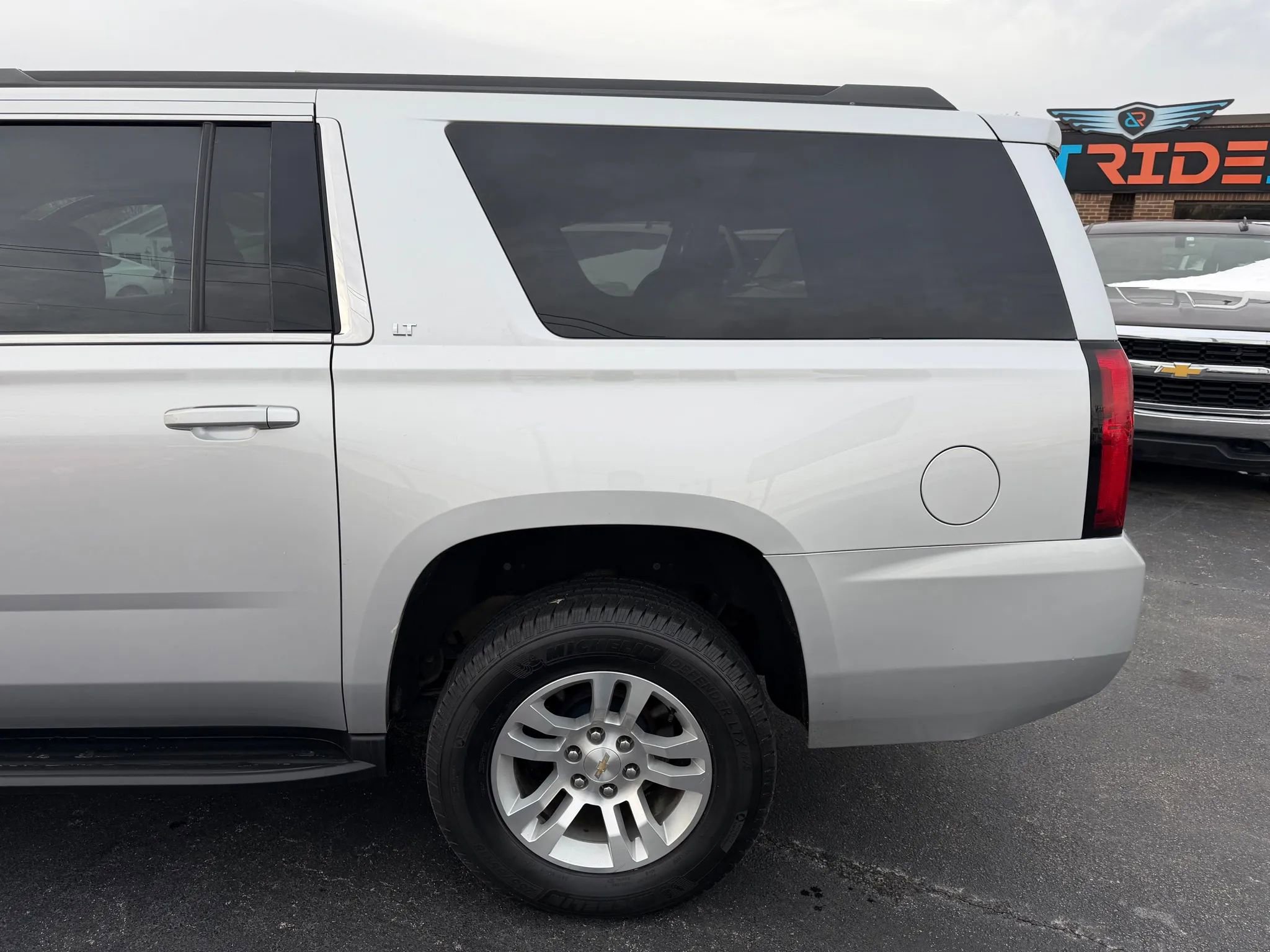 Used 2019 Chevrolet Suburban LT AWD/4WD image 51