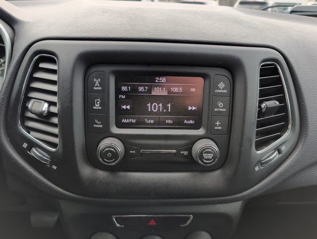 Used 2017 Jeep Compass Latitude AWD/4WD image 21