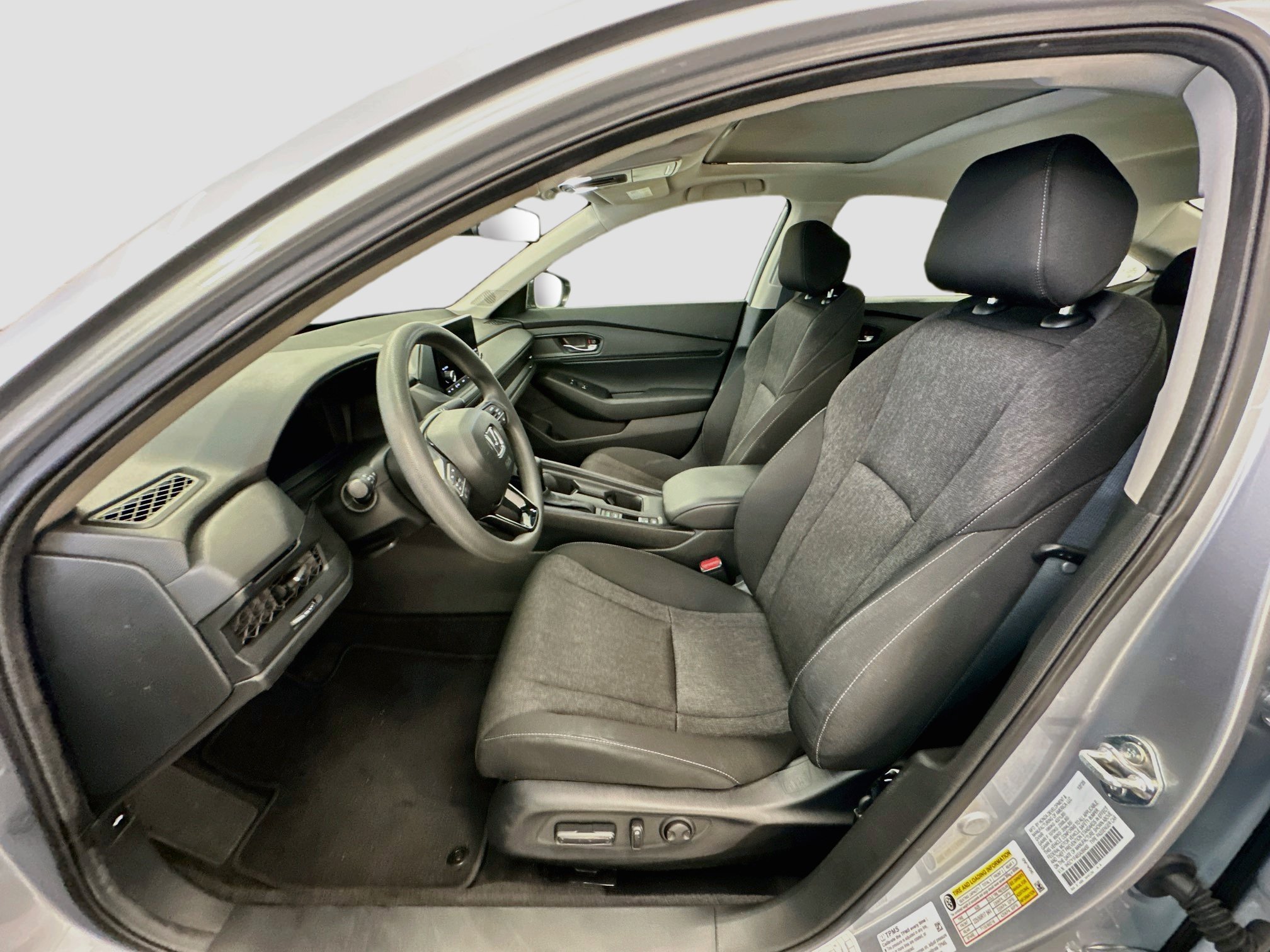 Used 2025 Honda Accord SE image 13