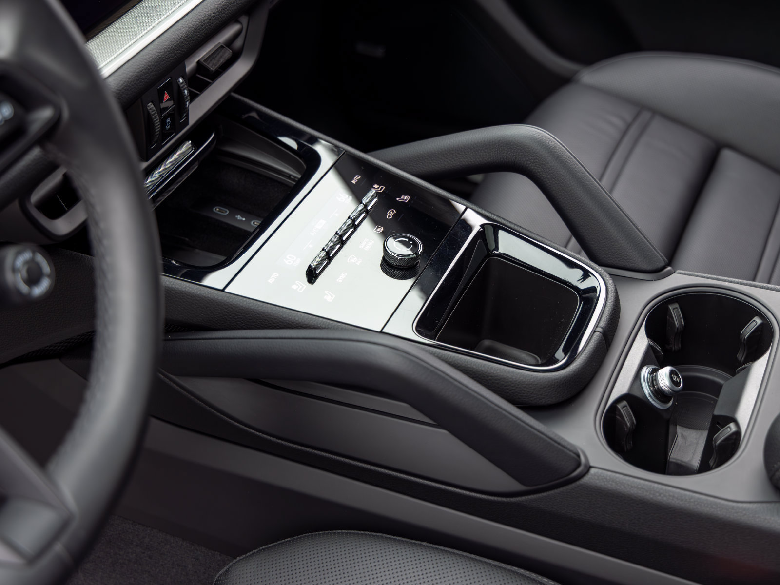 Certified 2026 Porsche Cayenne Coupe AWD/4WD image 38