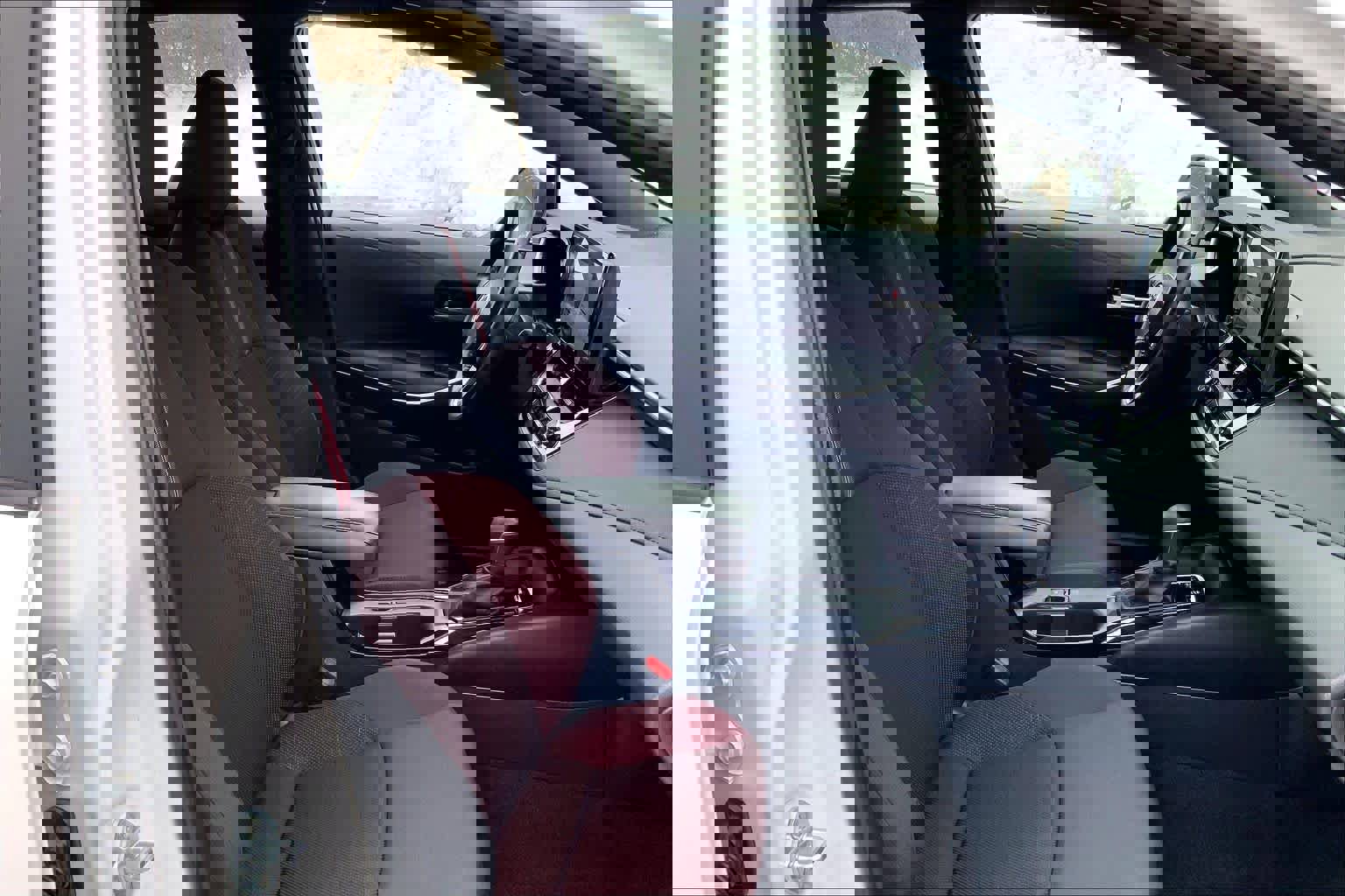 Certified 2023 Toyota Corolla SE w/ Carpet Mat Package (TMS) image 8