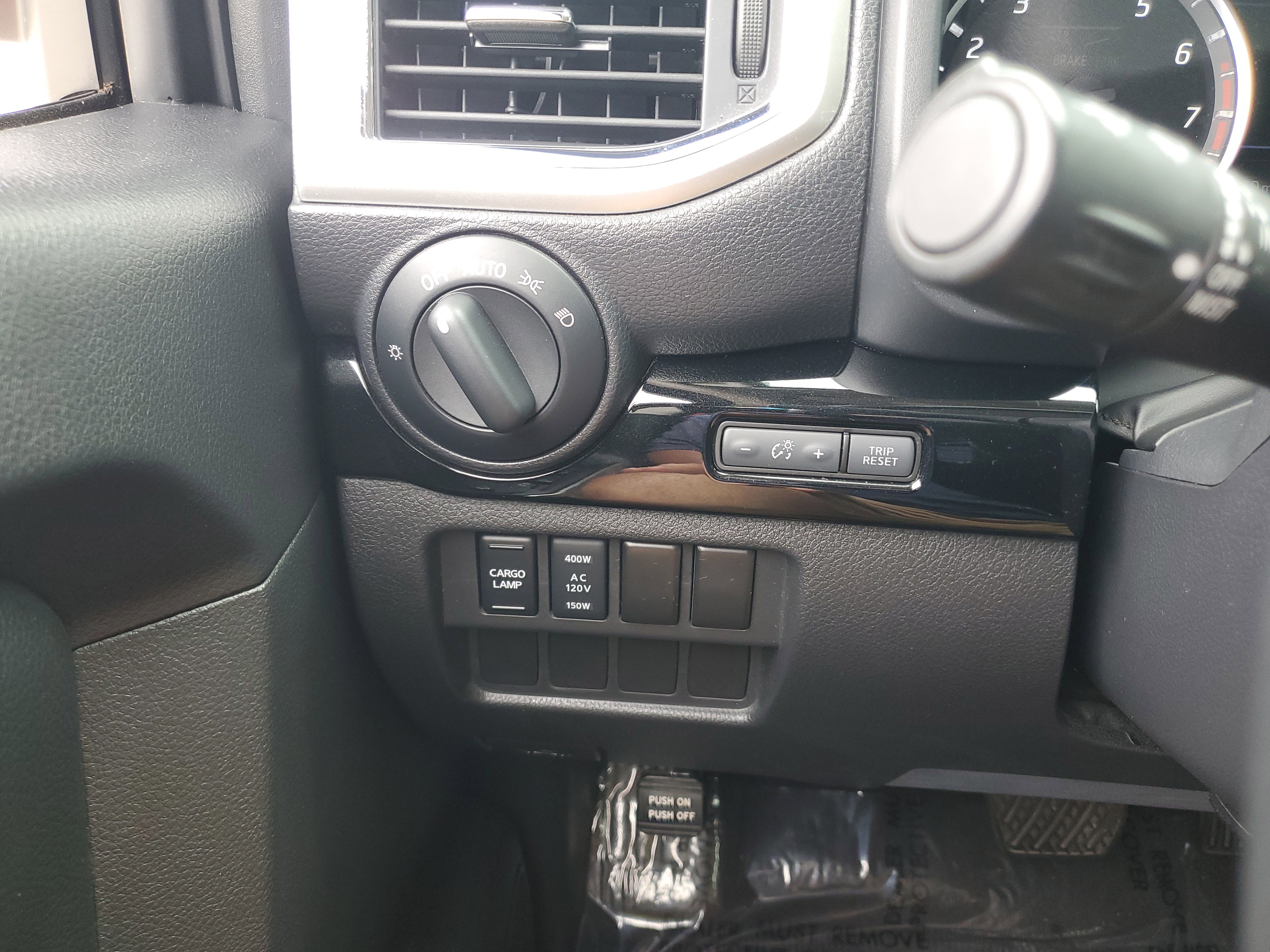 Used 2021 Nissan Titan SV w/ SV Convenience Package RWD image 21
