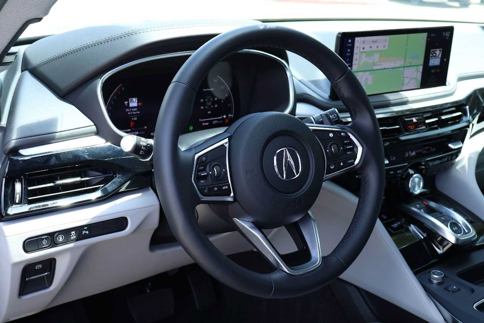 Certified 2026 Acura MDX w/ Technology Package FWD image 2