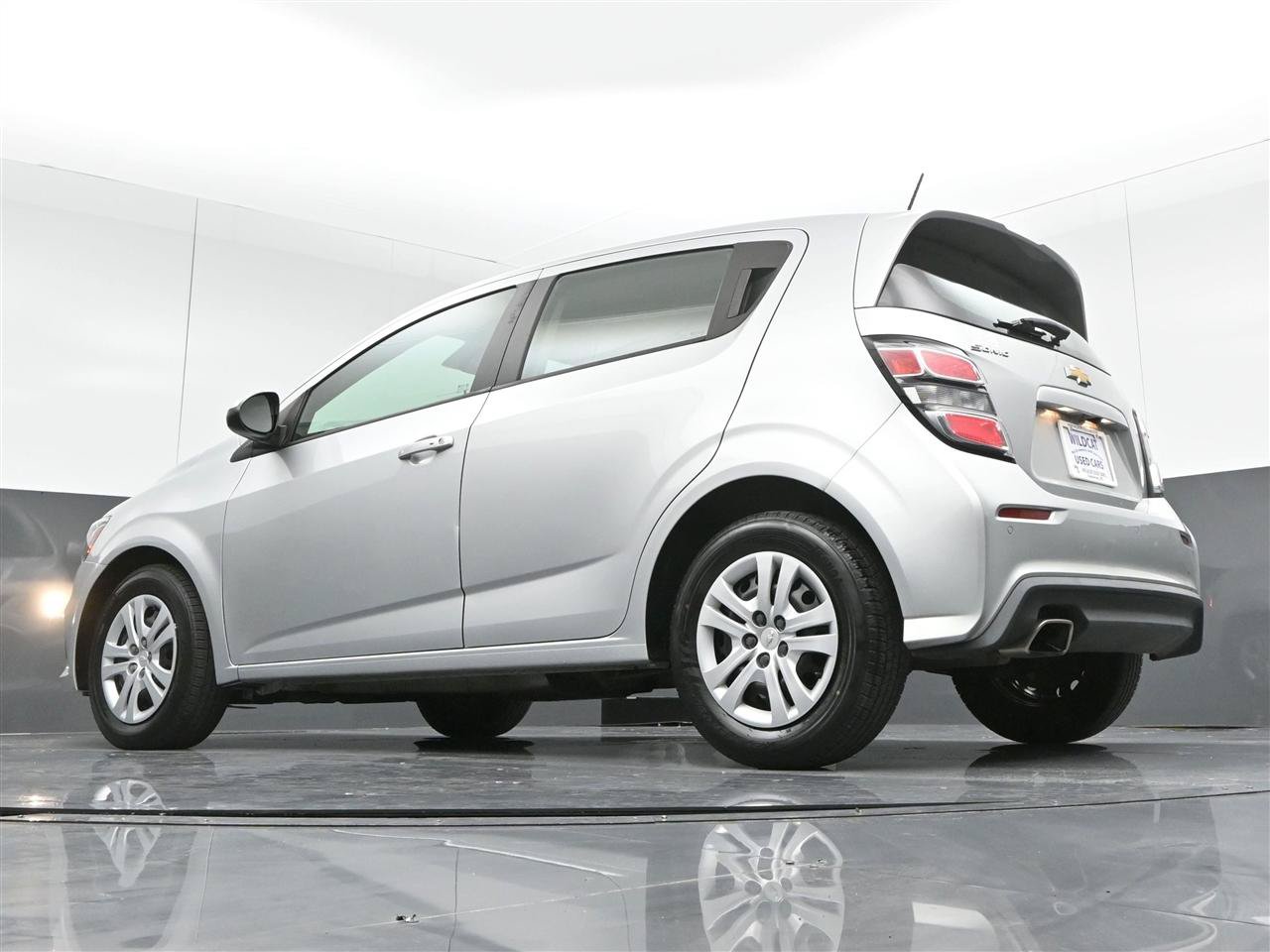 Used 2020 Chevrolet Sonic LT FWD image 35