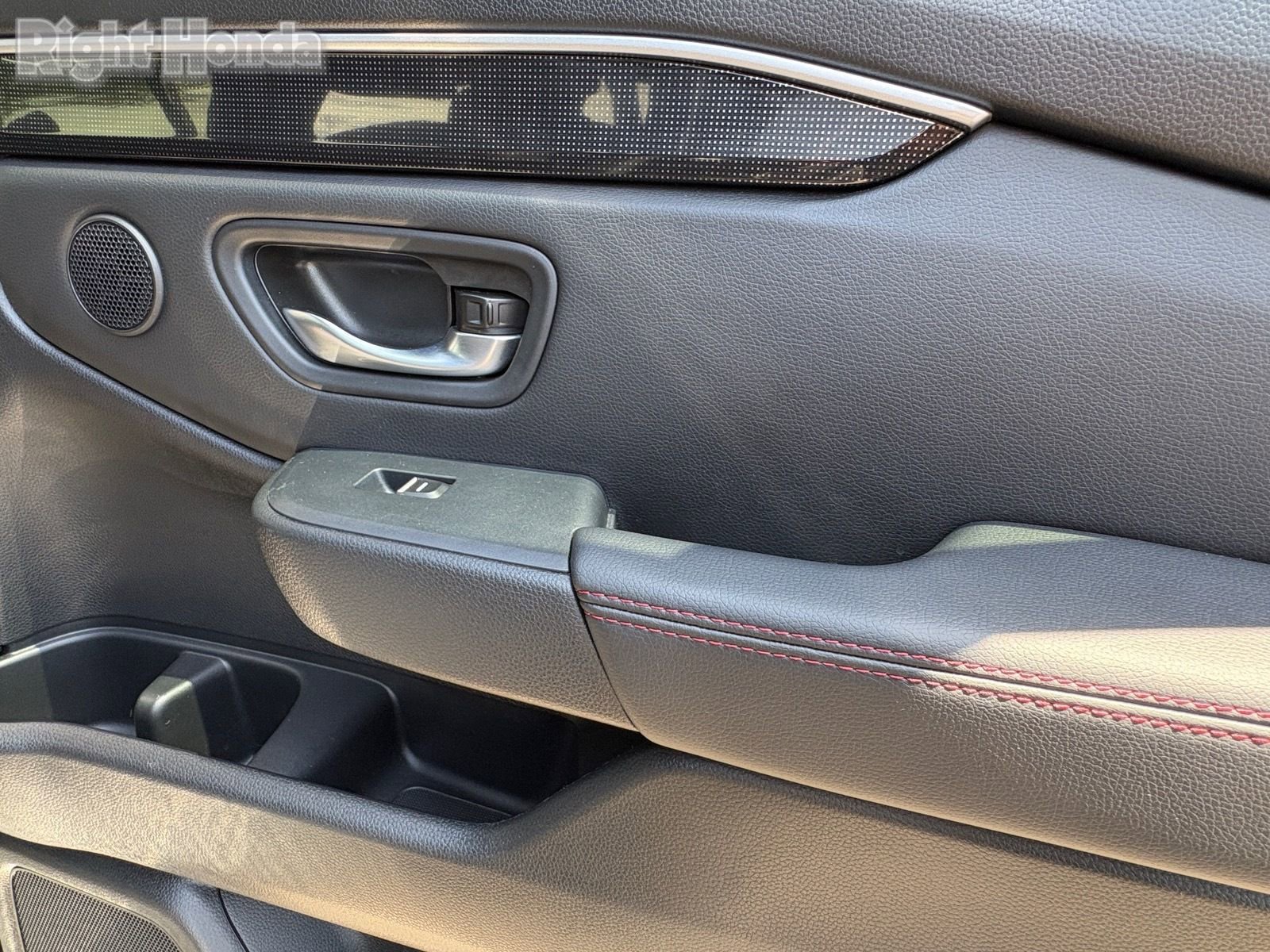 Used 2025 Honda Pilot Black Edition image 24