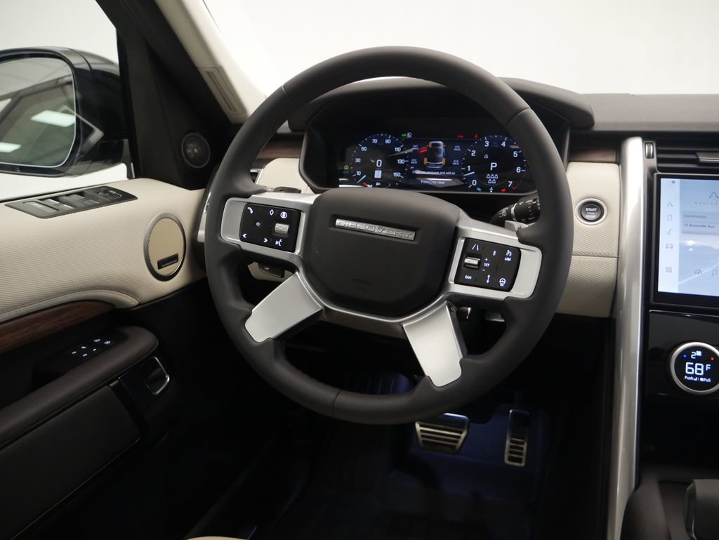 Used 2025 Land Rover Discovery Dynamic SE image 35