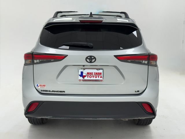 Used 2022 Toyota Highlander LE FWD image 39