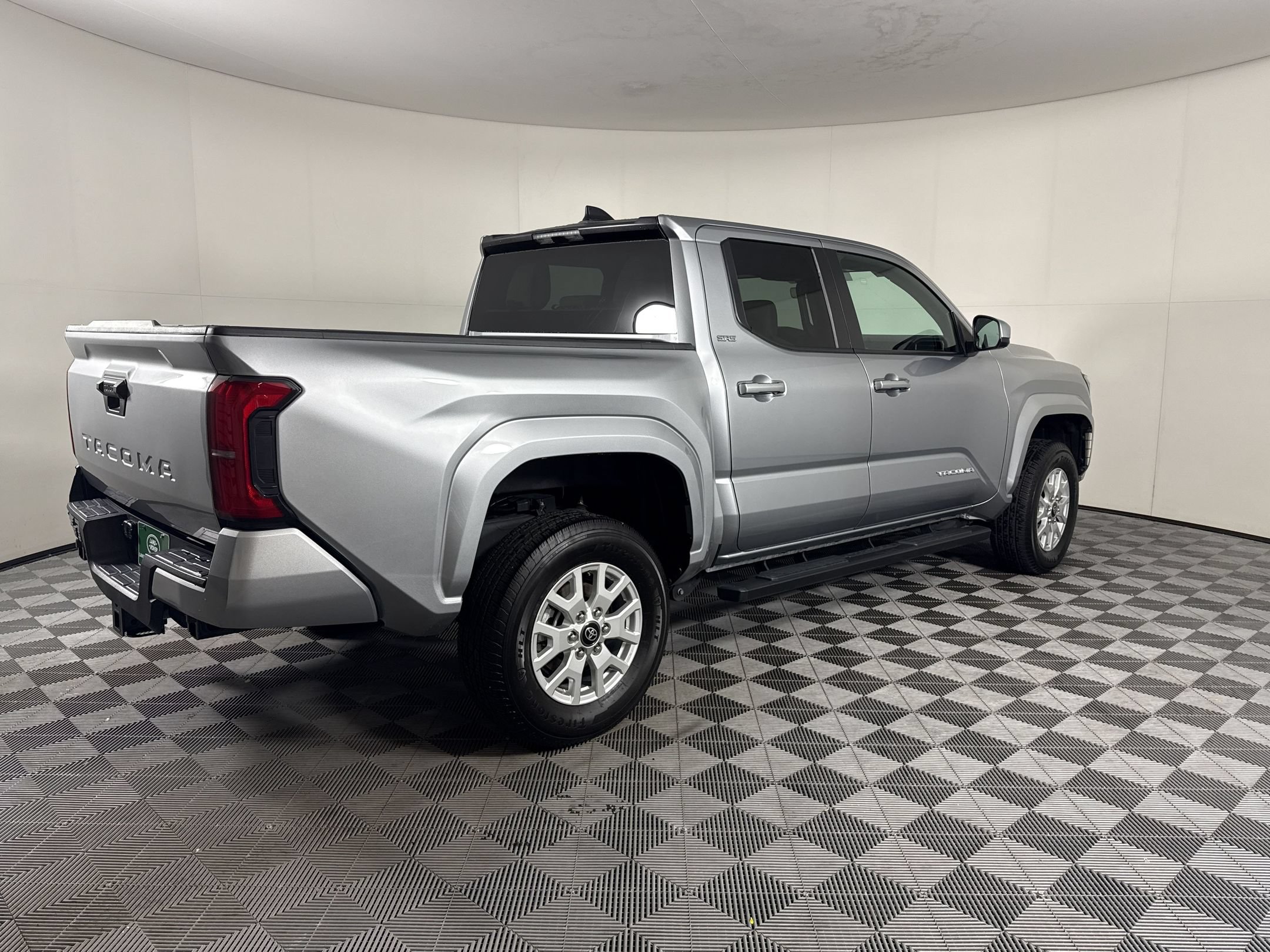 Used 2024 Toyota Tacoma SR5 RWD image 9