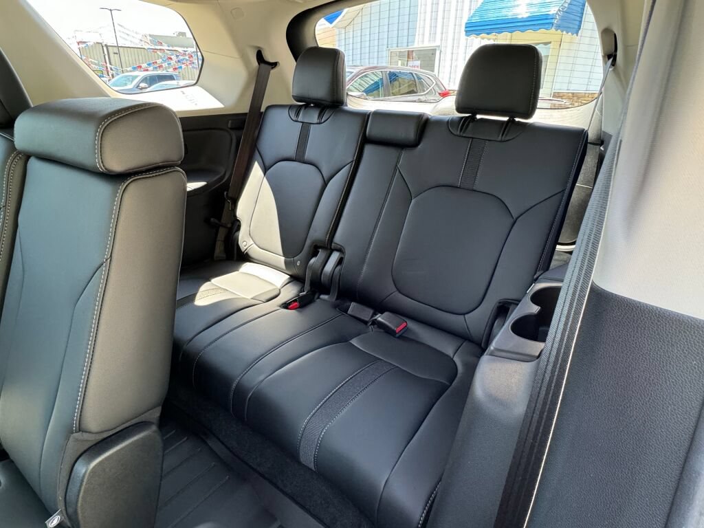 Used 2025 Honda Pilot EX-L image 18