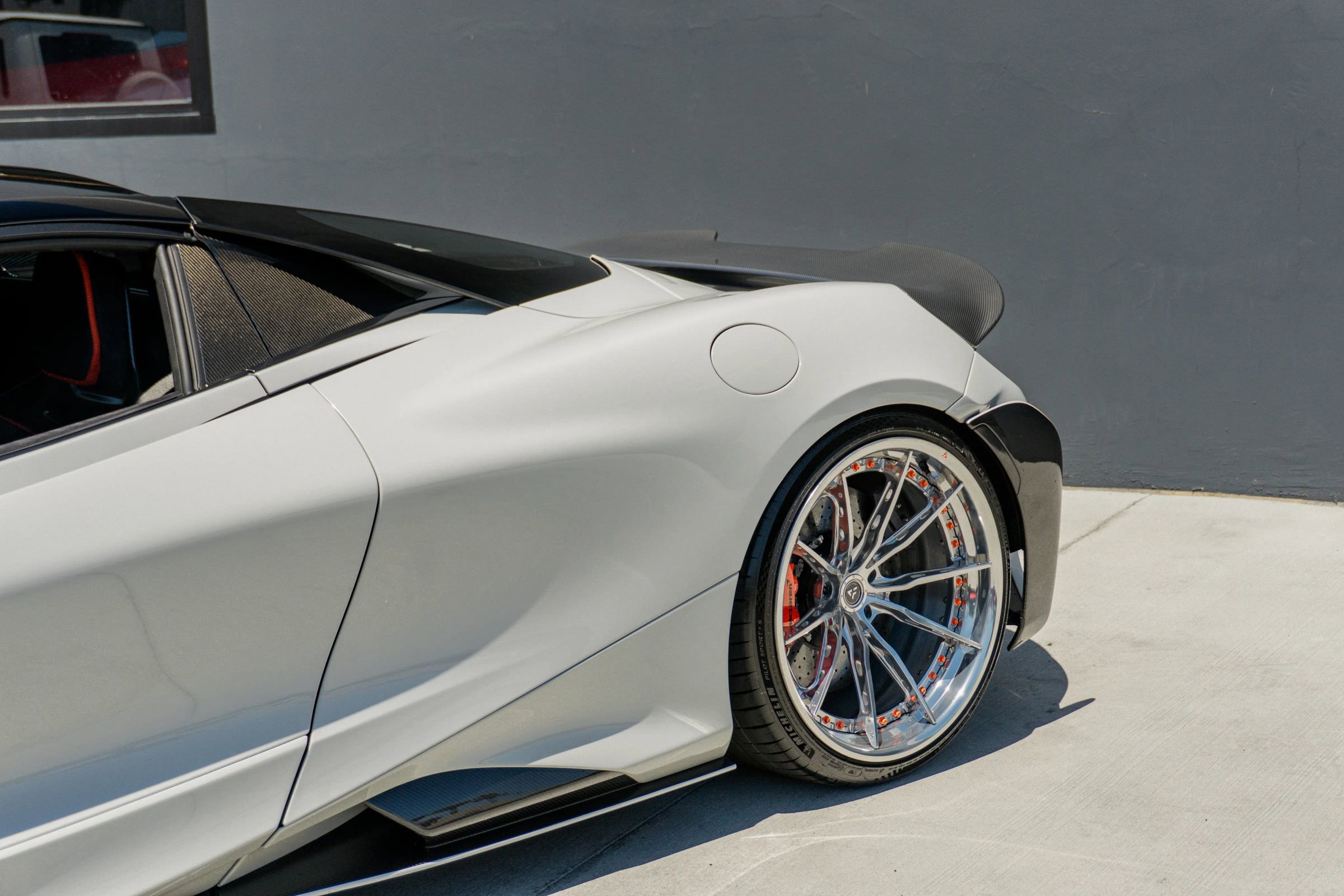 Used 2022 McLaren 765LT RWD image 29