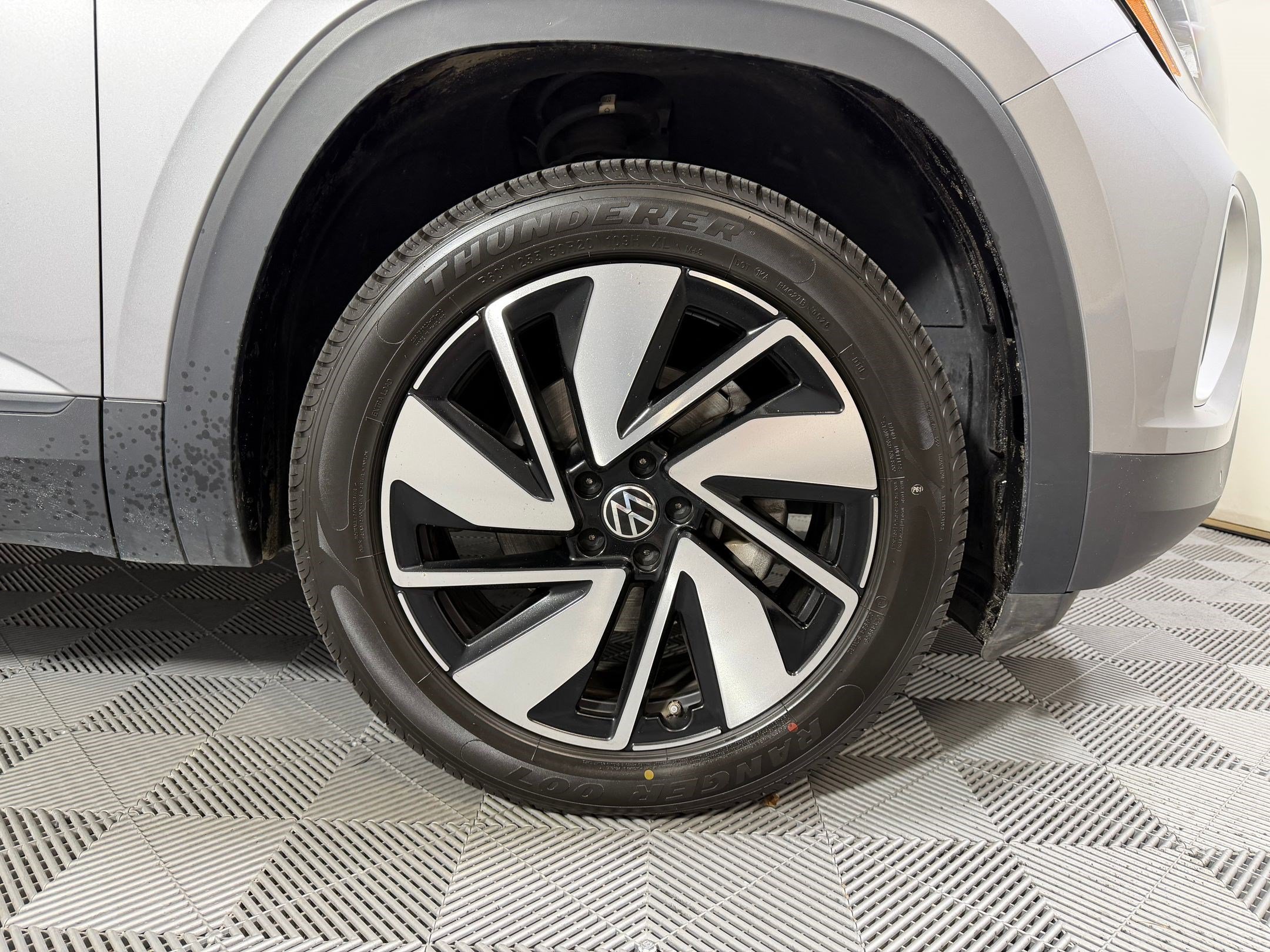 Used 2025 Volkswagen Atlas SE AWD/4WD image 10