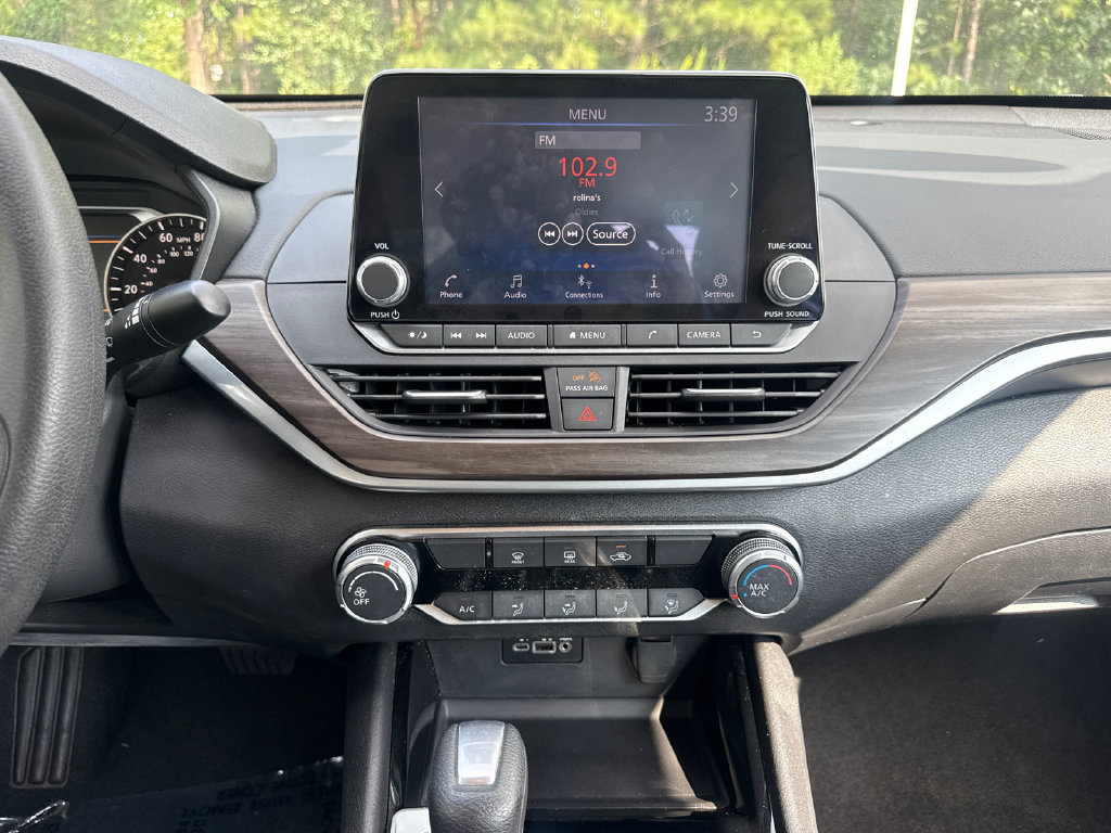 Used 2024 Nissan Altima 2.5 SV FWD image 18