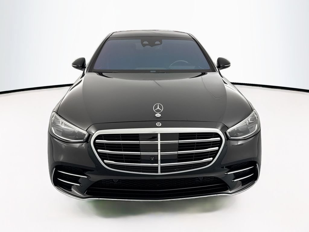 Used 2023 Mercedes-Benz S 580 4MATIC Sedan w/ AMG Line image 2